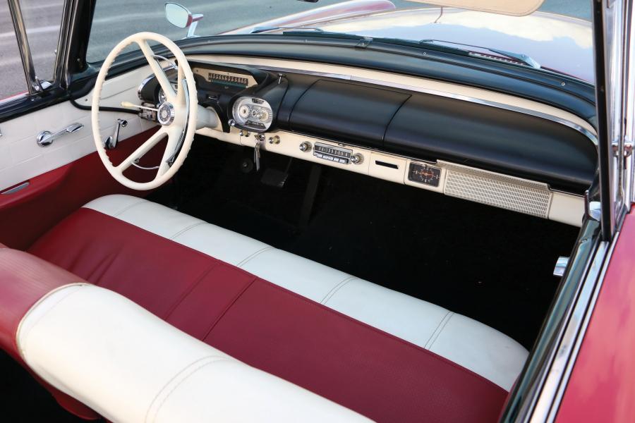 Торпедо Monarch Lucerne Convertible 1957 года  (фото 5 из 8)